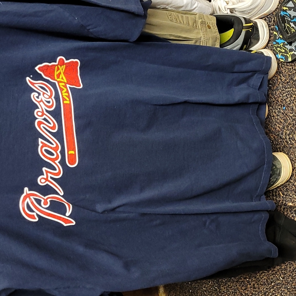 Atlanta Braves chipper Jones T-shirt
